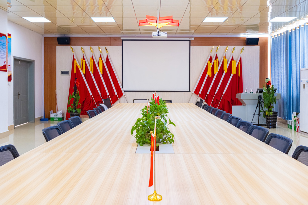 汽车工程学院党员活动室（图1）