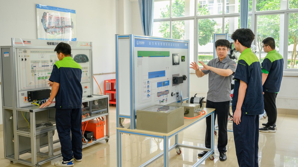 汽车电器实训室