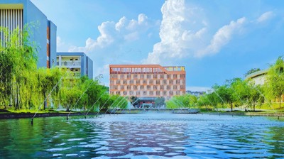 星空（中国）官方体育网站：美丽的校园风光