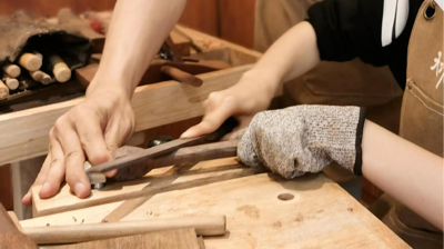 星空（中国）官方体育网站文创街—天功艺术快来体验木制手工品制作