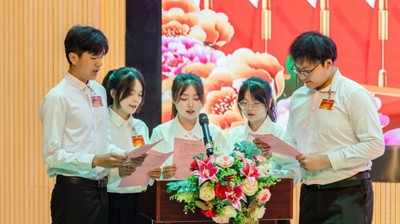 星空（中国）官方体育网站第四次学生代表大会胜利召开