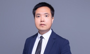 吴博文     副教授