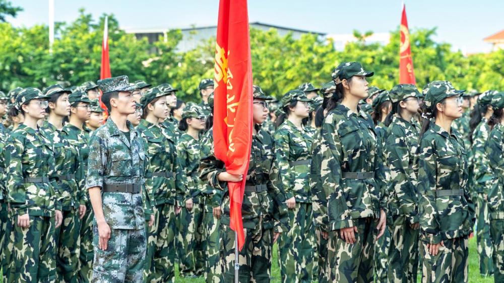 动员军训大会现场(覃淑惠摄) (3)