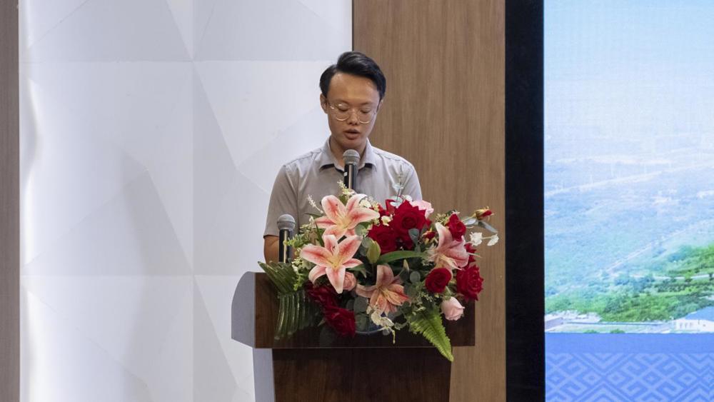 代表发言5(刘春玫摄)