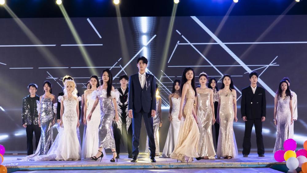 魅力礼服秀(左翊摄)