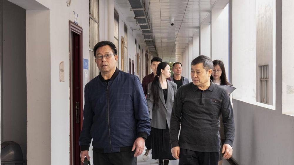 教室巡查（邓云祥）