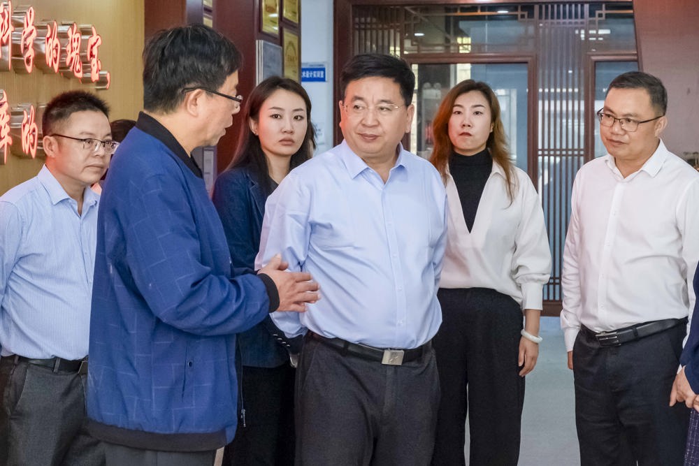 领导走访（黄光刚摄） (1)_1