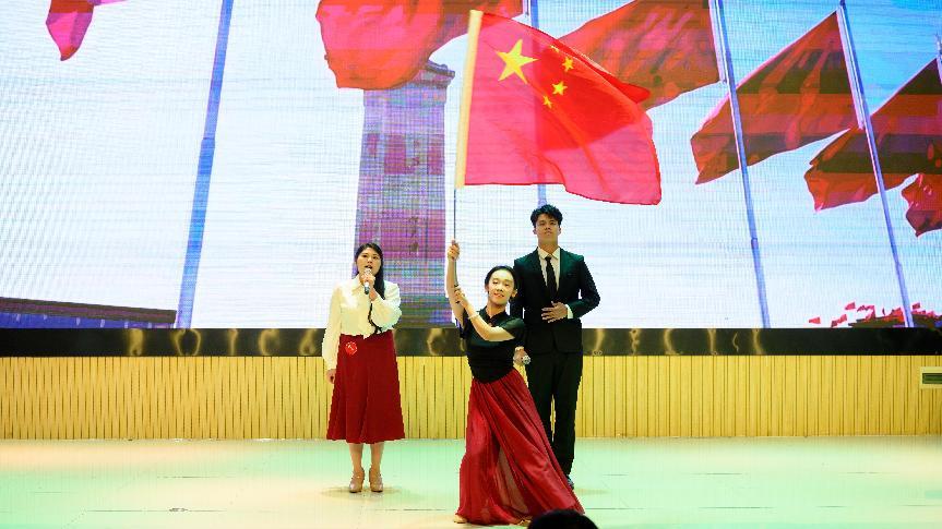 星聚生辉组《读中国》 (2)