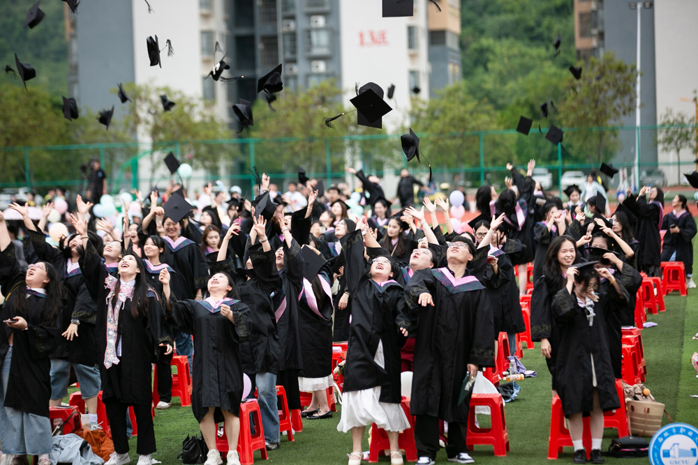 抛帽仪式（崇左校区）