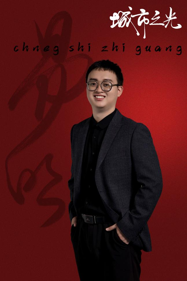 易明    摄影专任教师